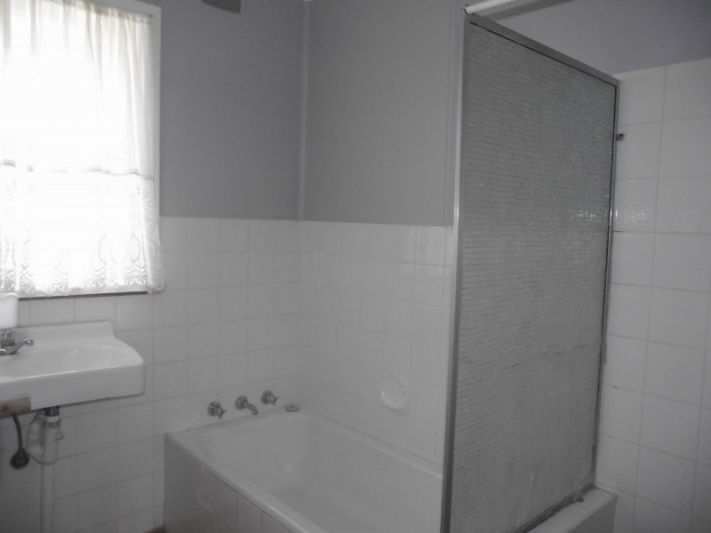 9 Porter Street, Parkes NSW 2870