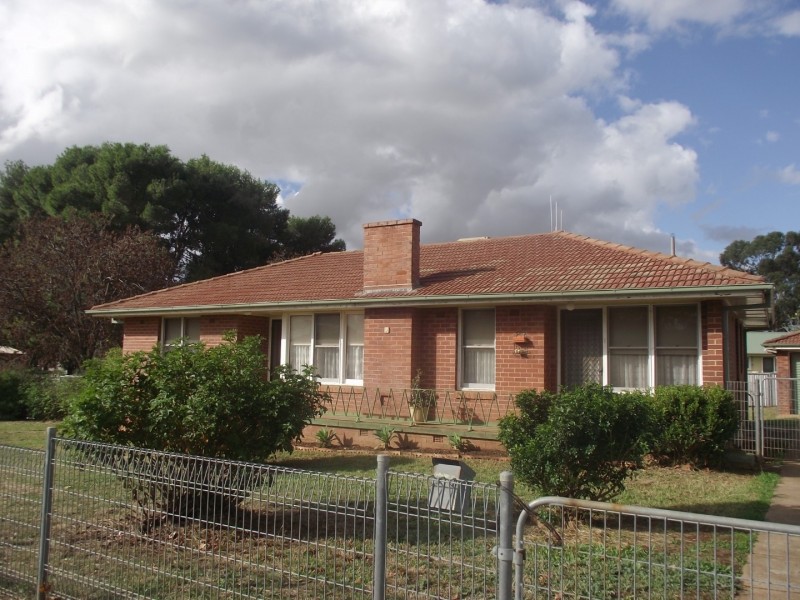 9 Porter Street, Parkes NSW 2870