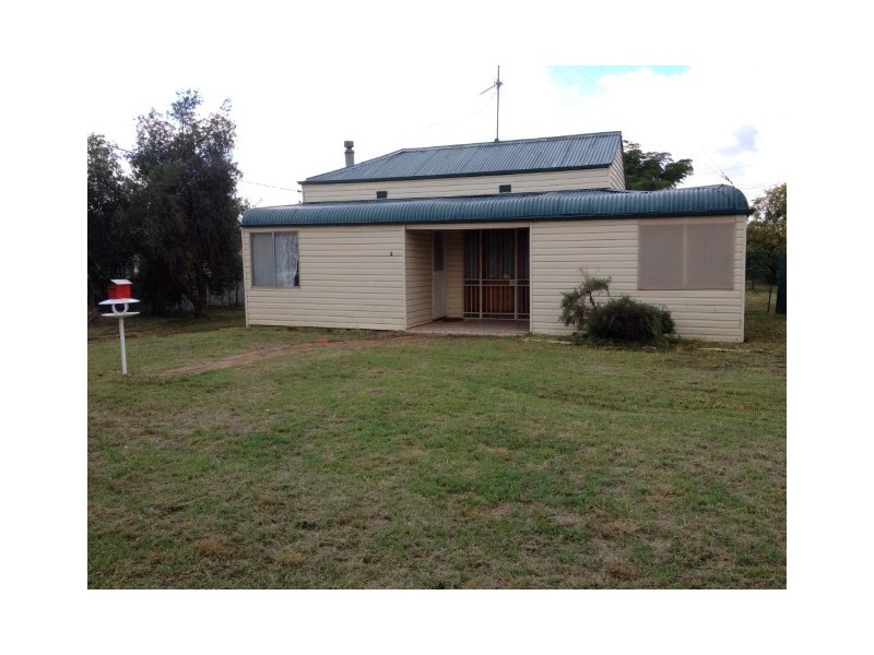 4 Fay Street, Condobolin NSW 2877