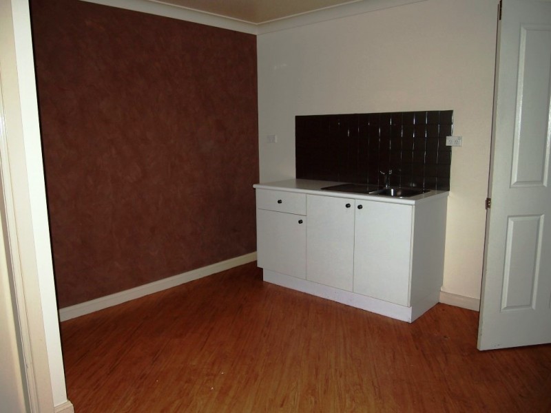 5A Grenfell St, Parkes NSW 2870