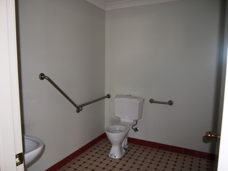 5A Grenfell St, Parkes NSW 2870