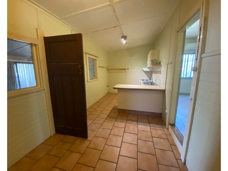 85 Victoria Street, Parkes NSW 2870