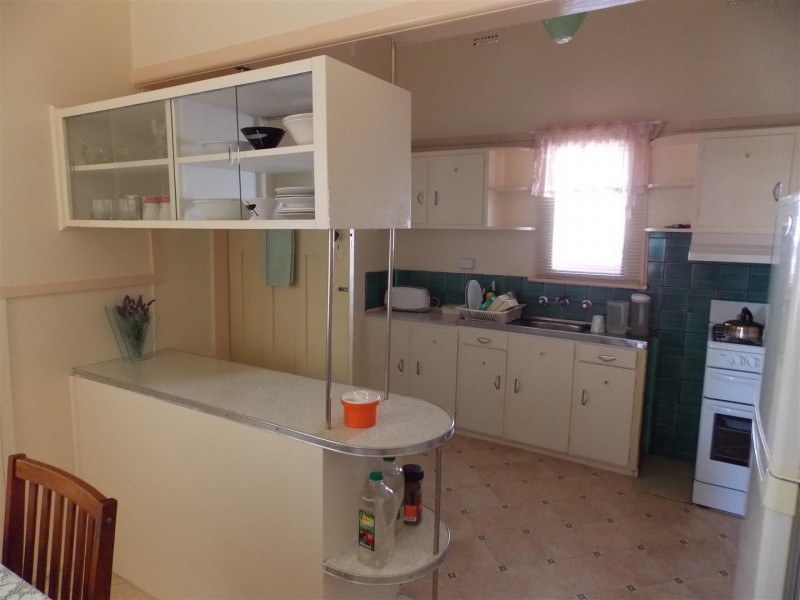 53 Caswell Street, Peak Hill NSW 2869