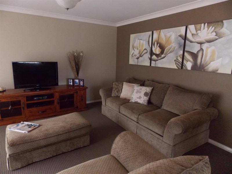 13 Webb Street, Parkes NSW 2870