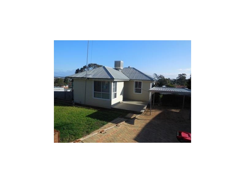 2 Charles Rigg Avenue, Parkes NSW 2870