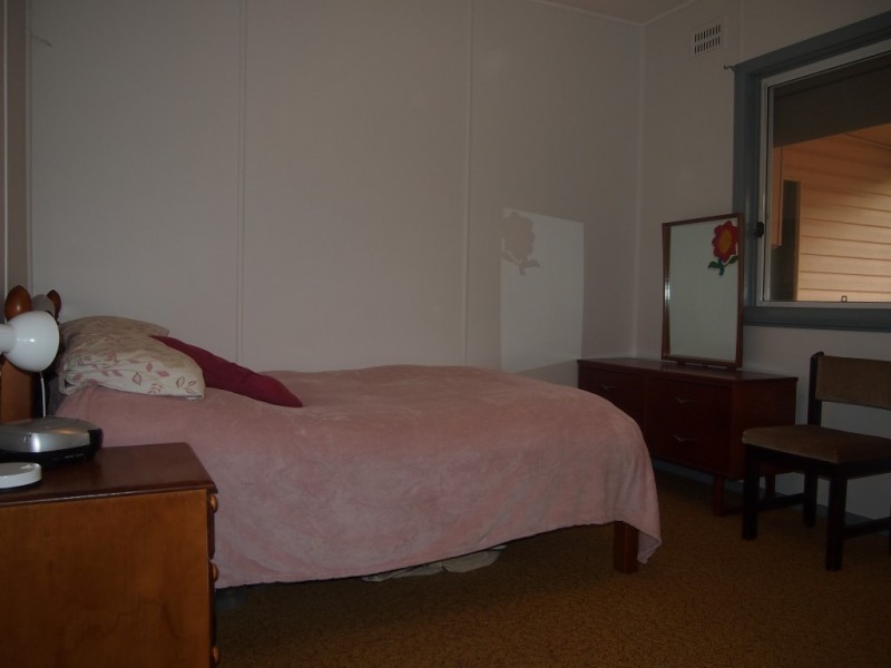 4 Reid Street, Parkes NSW 2870