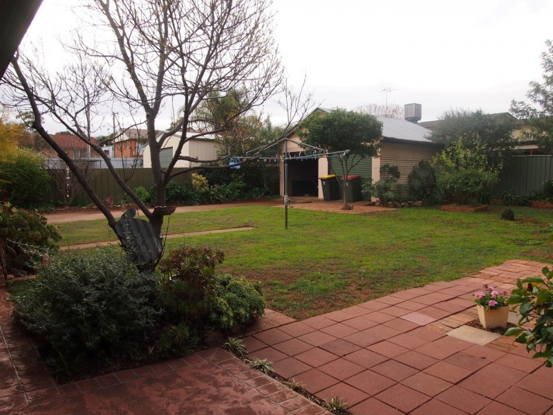 4 Reid Street, Parkes NSW 2870