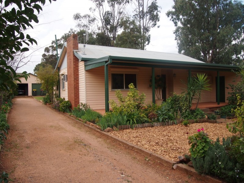 4 Reid Street, Parkes NSW 2870