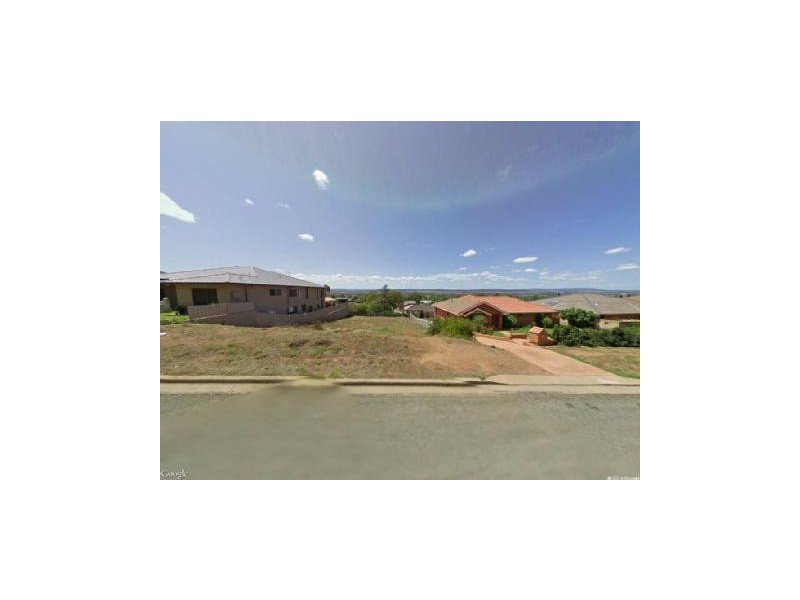 11 Mendos Place, Parkes NSW 2870
