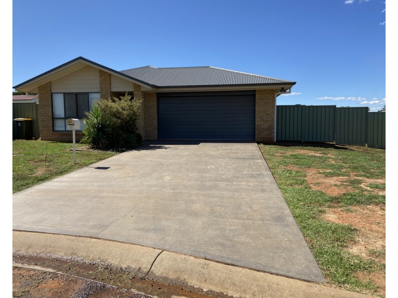 23 Warragrah Place, Parkes NSW 2870