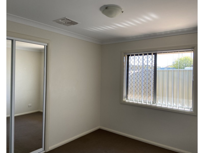 23 Warragrah Place, Parkes NSW 2870