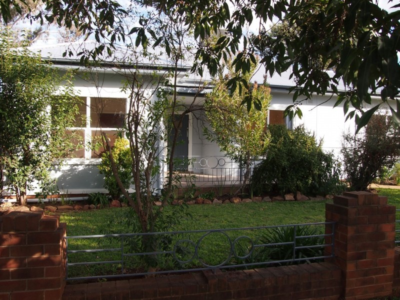 5 Rose Street, Parkes NSW 2870