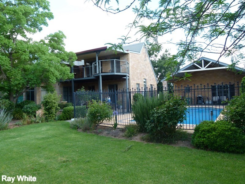 50 Reymond Street, Forbes NSW 2871