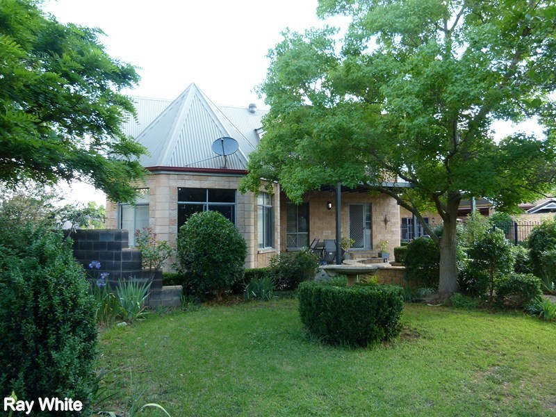 50 Reymond Street, Forbes NSW 2871