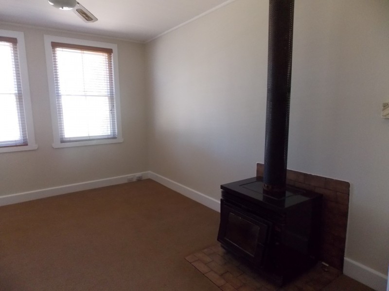 29 Orange Street, Parkes NSW 2870