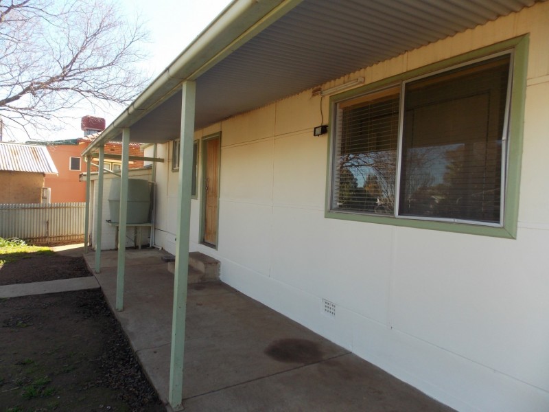 29 Orange Street, Parkes NSW 2870