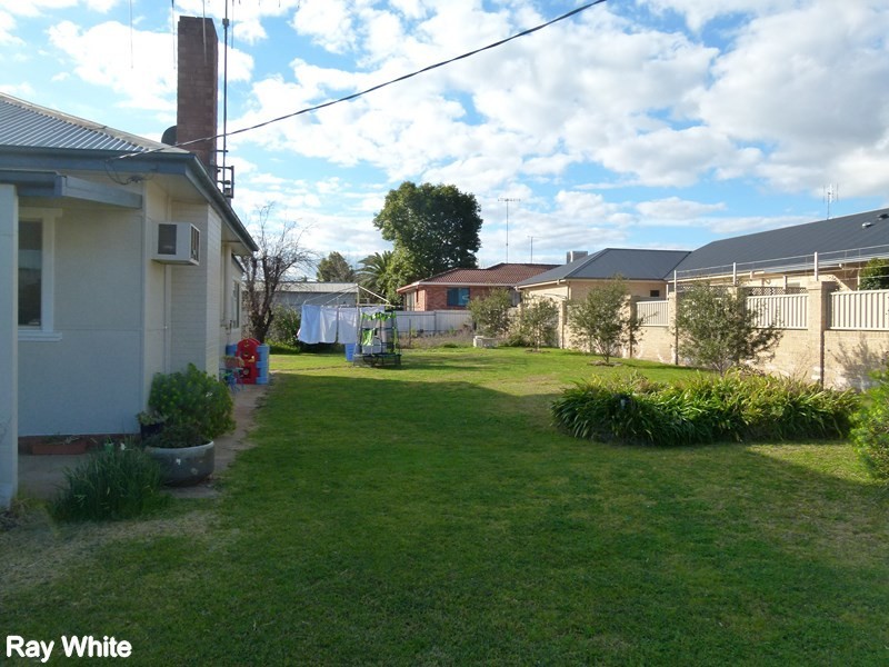 2 Bathurst Street, Forbes NSW 2871