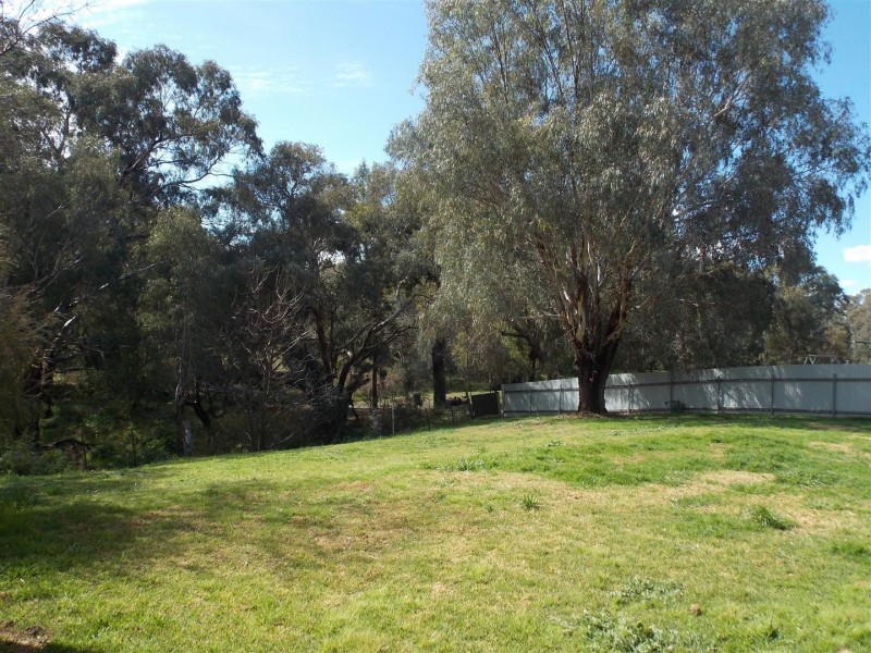 13 Pine Road, Parkes NSW 2870
