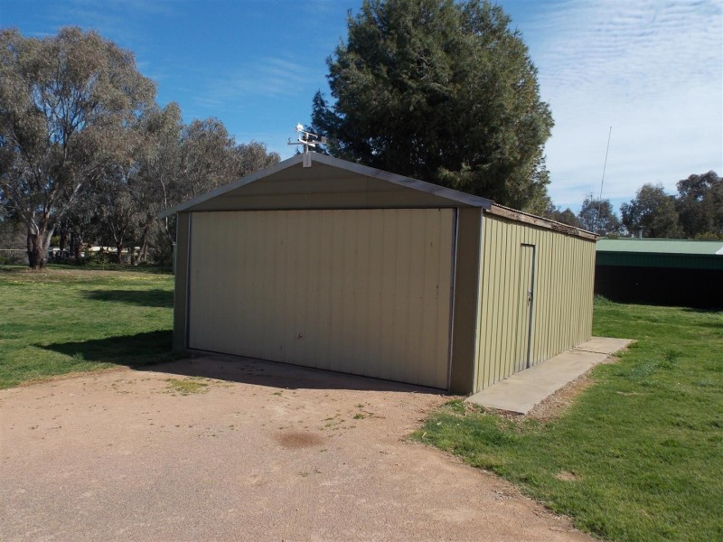 13 Pine Road, Parkes NSW 2870