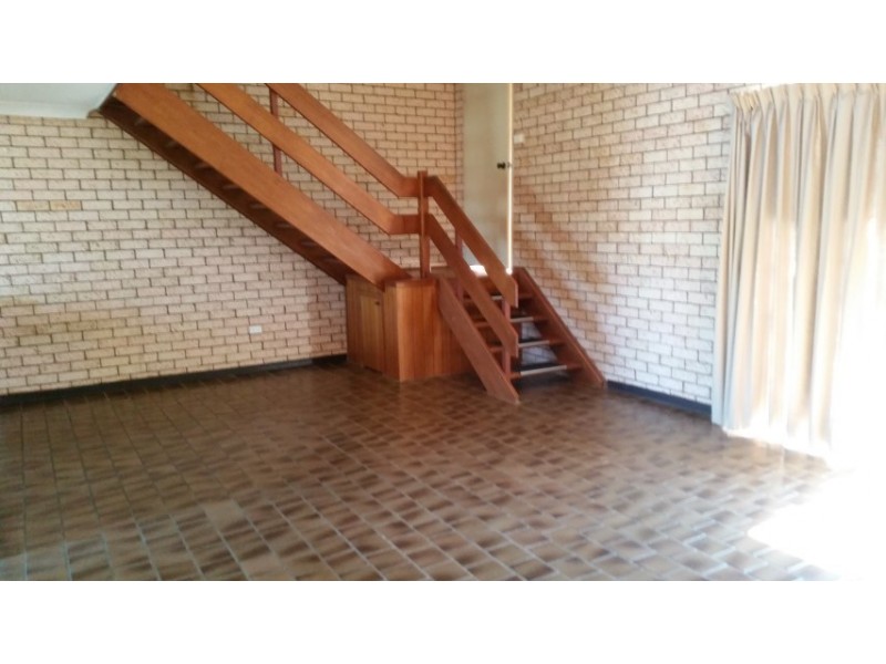 6/11 Albert Street, Parkes NSW 2870