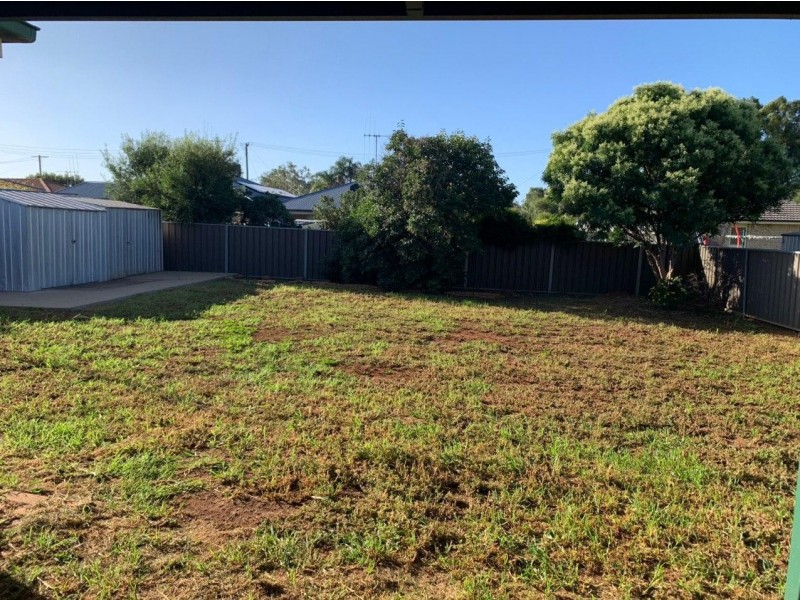 64 Best Street, Parkes NSW 2870