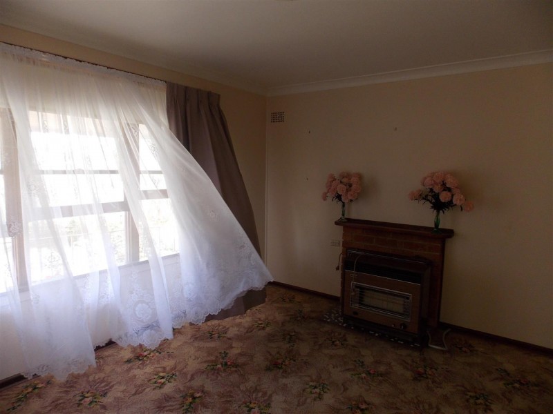 7 Keast Street, Parkes NSW 2870