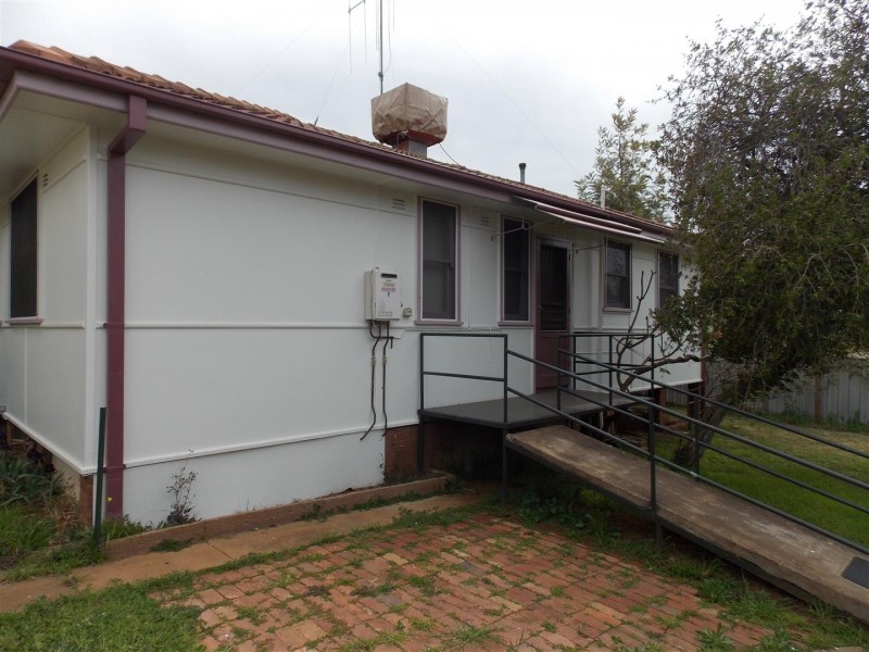 7 Keast Street, Parkes NSW 2870