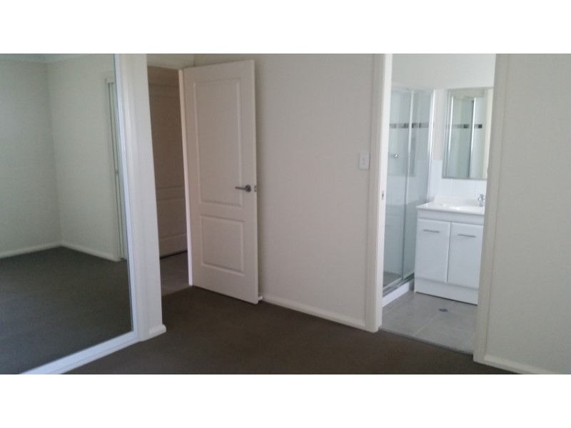 28 Warragrah Place, Parkes NSW 2870