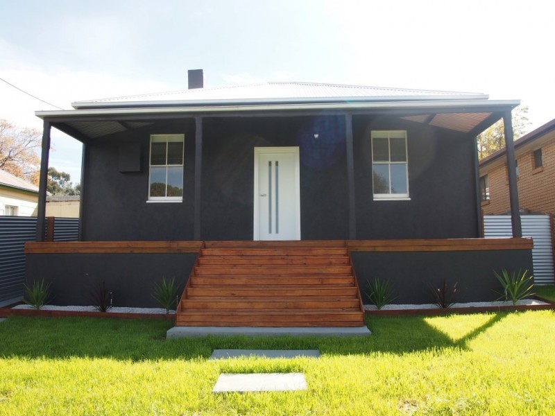 12 Gap Street, Parkes NSW 2870