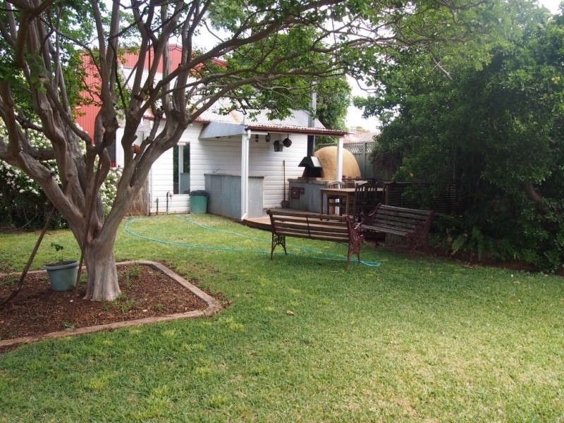 114 Orange Street, Condobolin NSW 2877