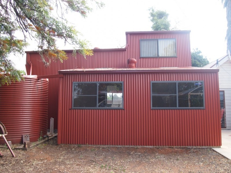 114 Orange Street, Condobolin NSW 2877