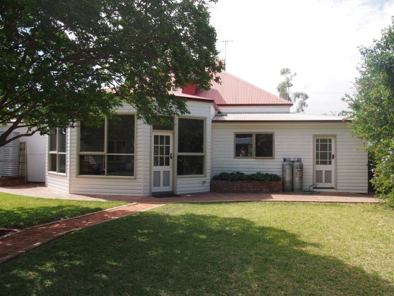 114 Orange Street, Condobolin NSW 2877