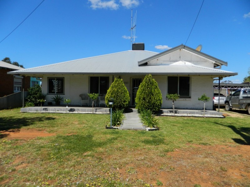 15 Lynch Street, Parkes NSW 2870