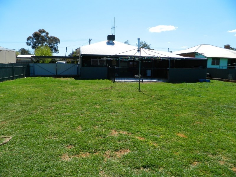 15 Lynch Street, Parkes NSW 2870