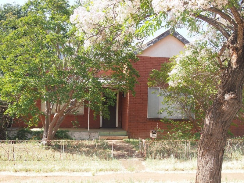 37 Mahonga St, Condobolin NSW 2877