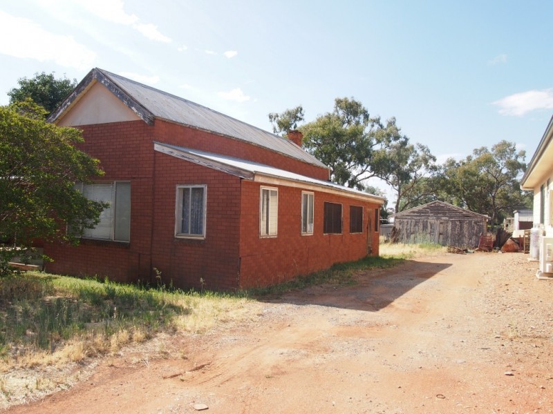 37 Mahonga St, Condobolin NSW 2877