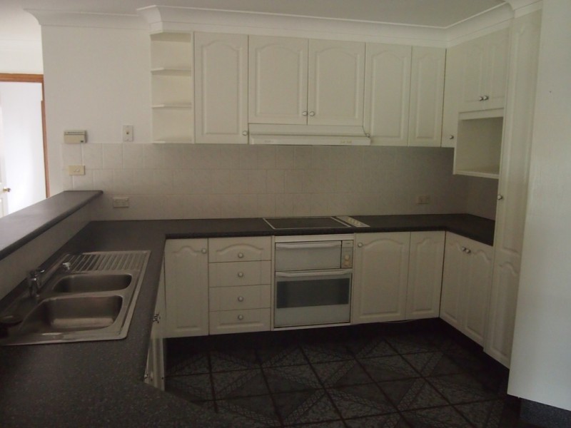 10 Christina Close, Parkes NSW 2870
