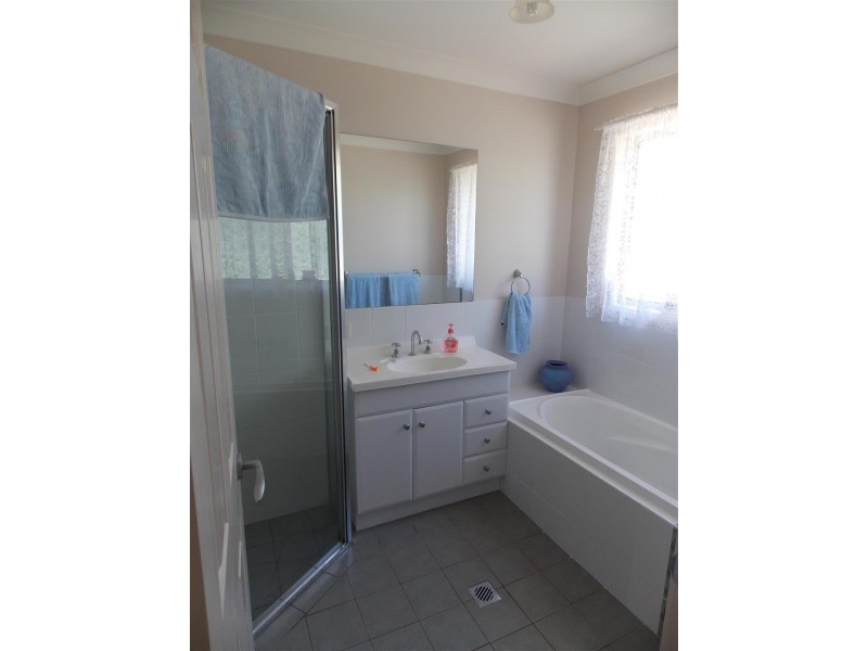 39 Medlyn Street, Parkes NSW 2870