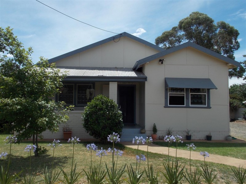12 Lynch Street, Parkes NSW 2870