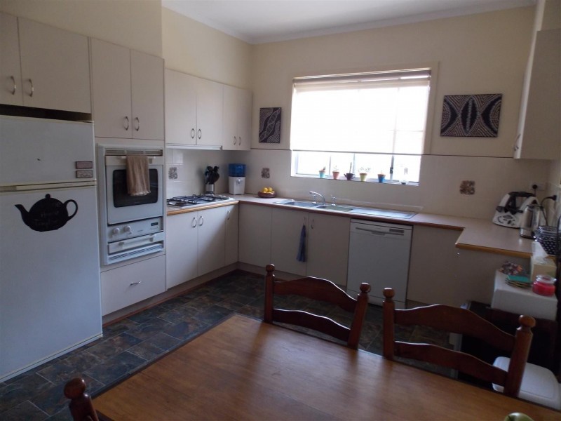 12 Lynch Street, Parkes NSW 2870