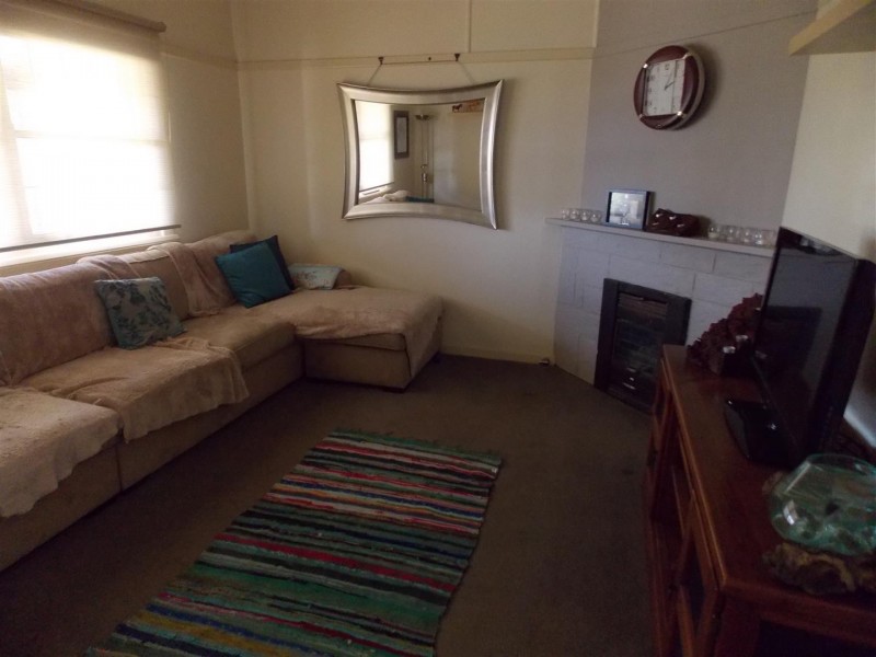 12 Lynch Street, Parkes NSW 2870