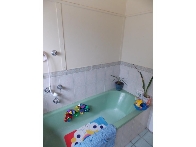 12 Lynch Street, Parkes NSW 2870