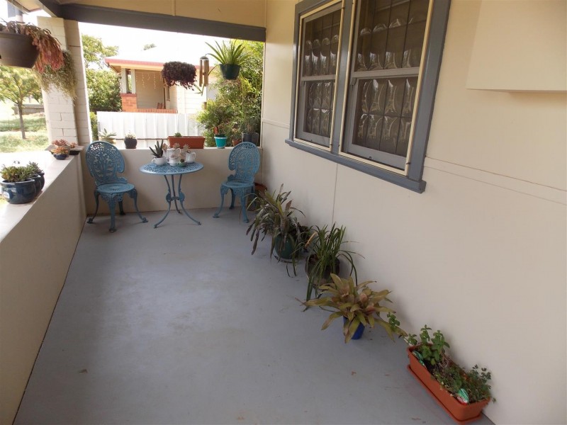 12 Lynch Street, Parkes NSW 2870