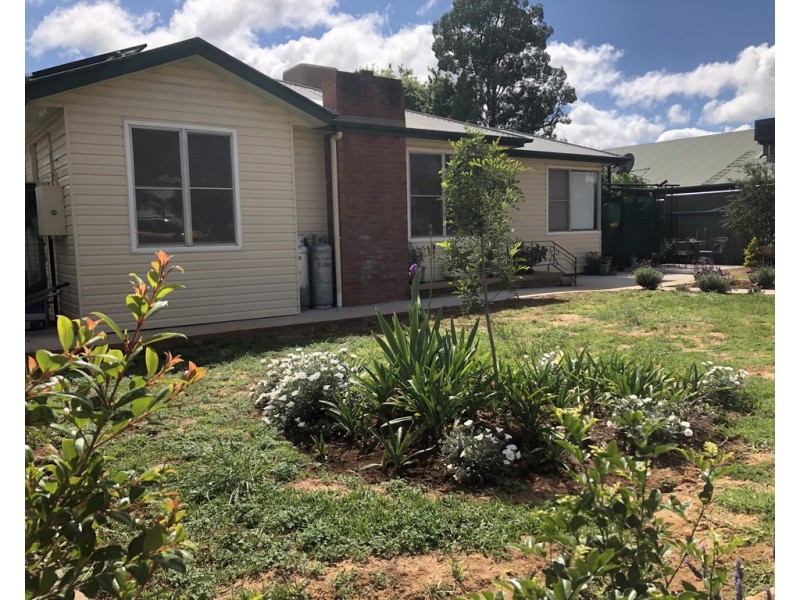 9 Mahonga Street, Condobolin NSW 2877