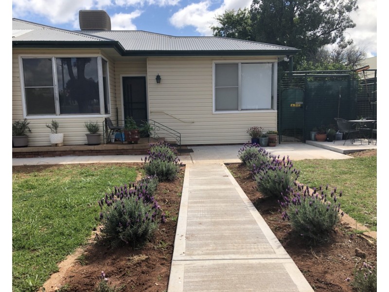 9 Mahonga Street, Condobolin NSW 2877