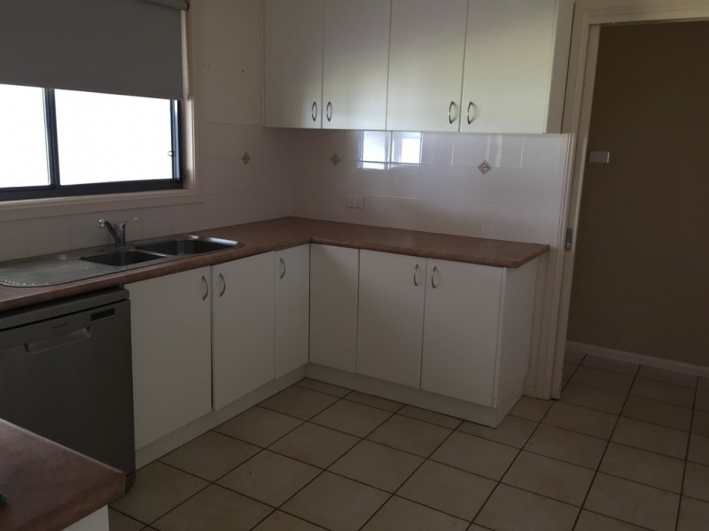 27 Charles Rigg Avenue, Parkes NSW 2870