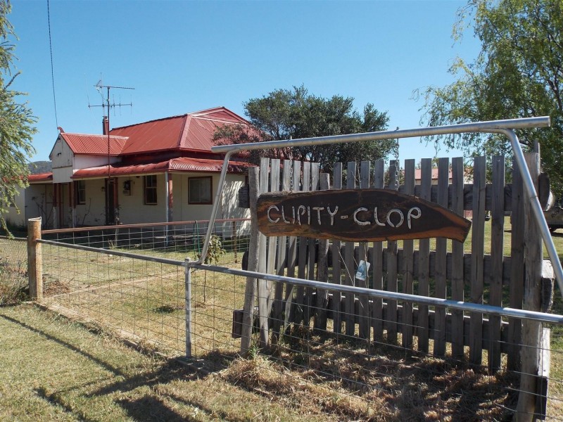 109 Pye Street “Clipity Clop”, Eugowra NSW 2806