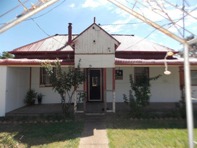 109 Pye Street “Clipity Clop”, Eugowra NSW 2806