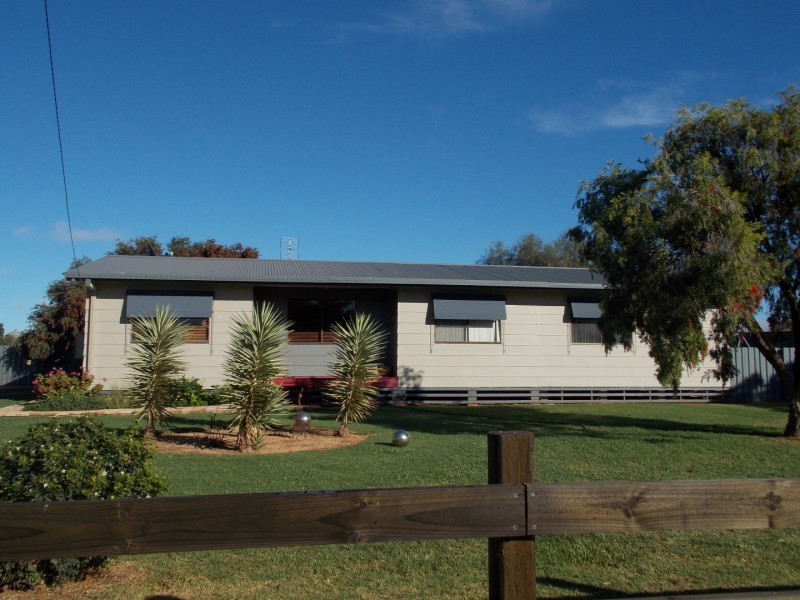37 Bleechmore Road, Parkes NSW 2870