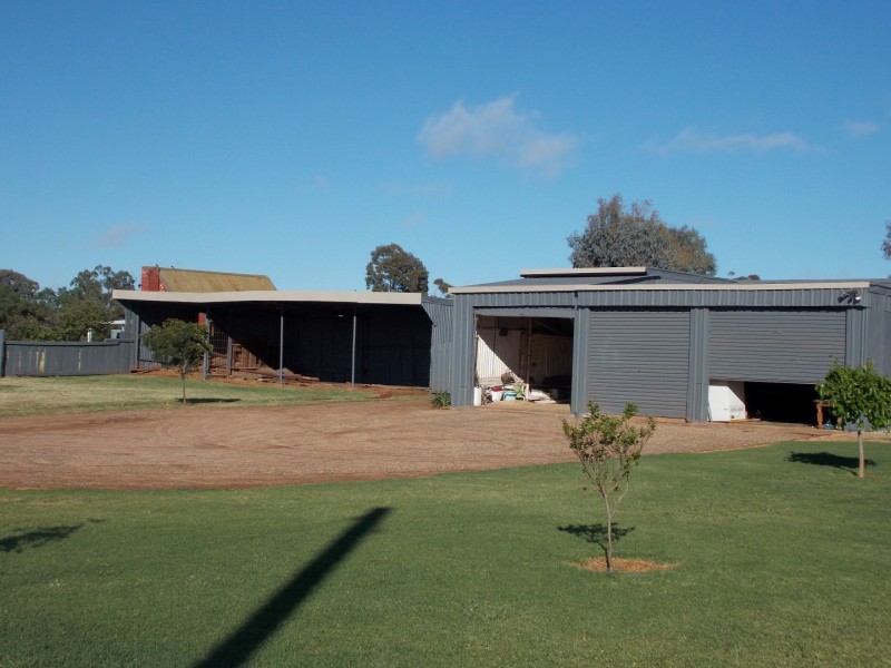37 Bleechmore Road, Parkes NSW 2870